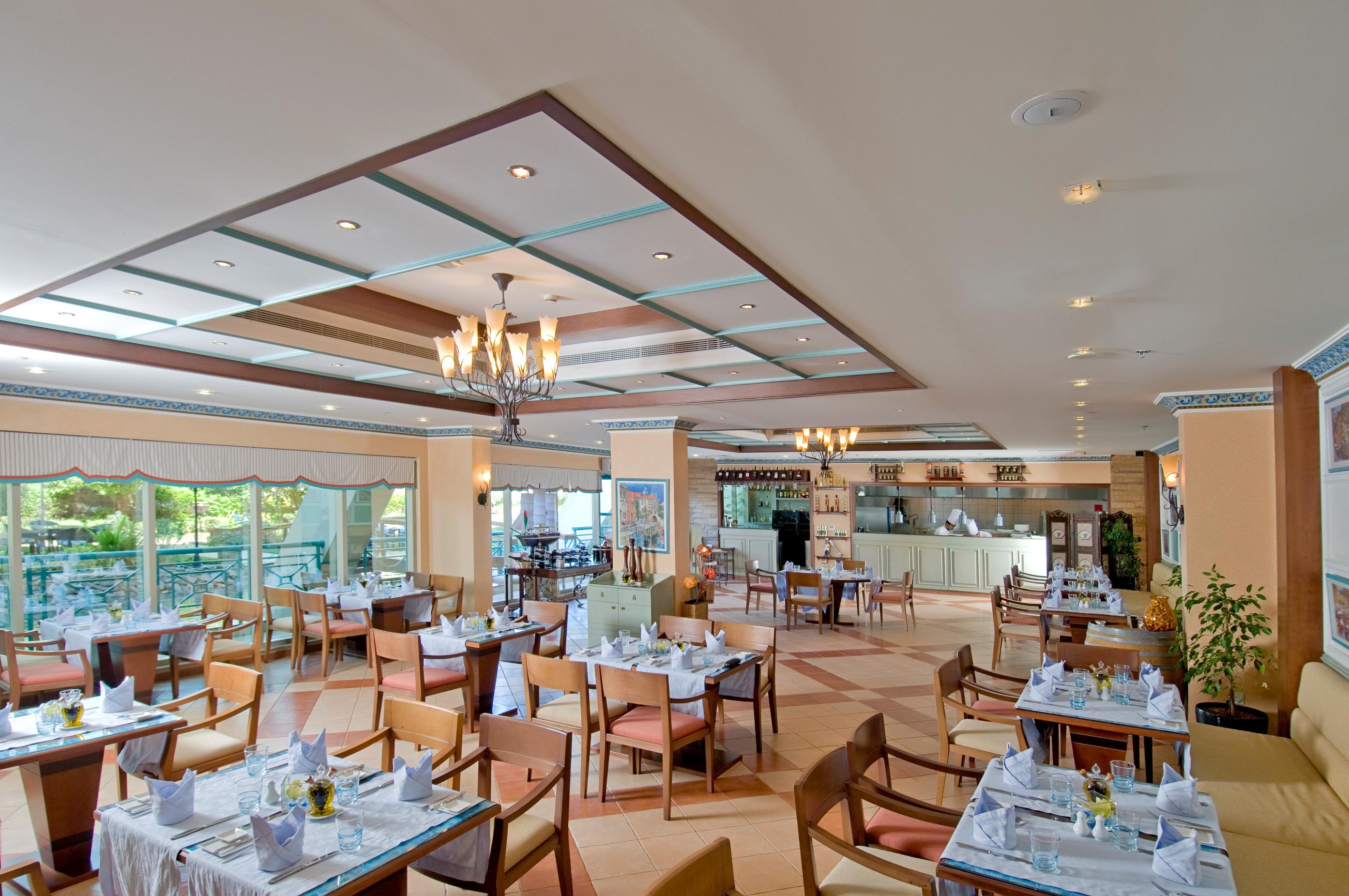 אבו דאבי Al Raha Beach Hotel מסעדה תמונה
